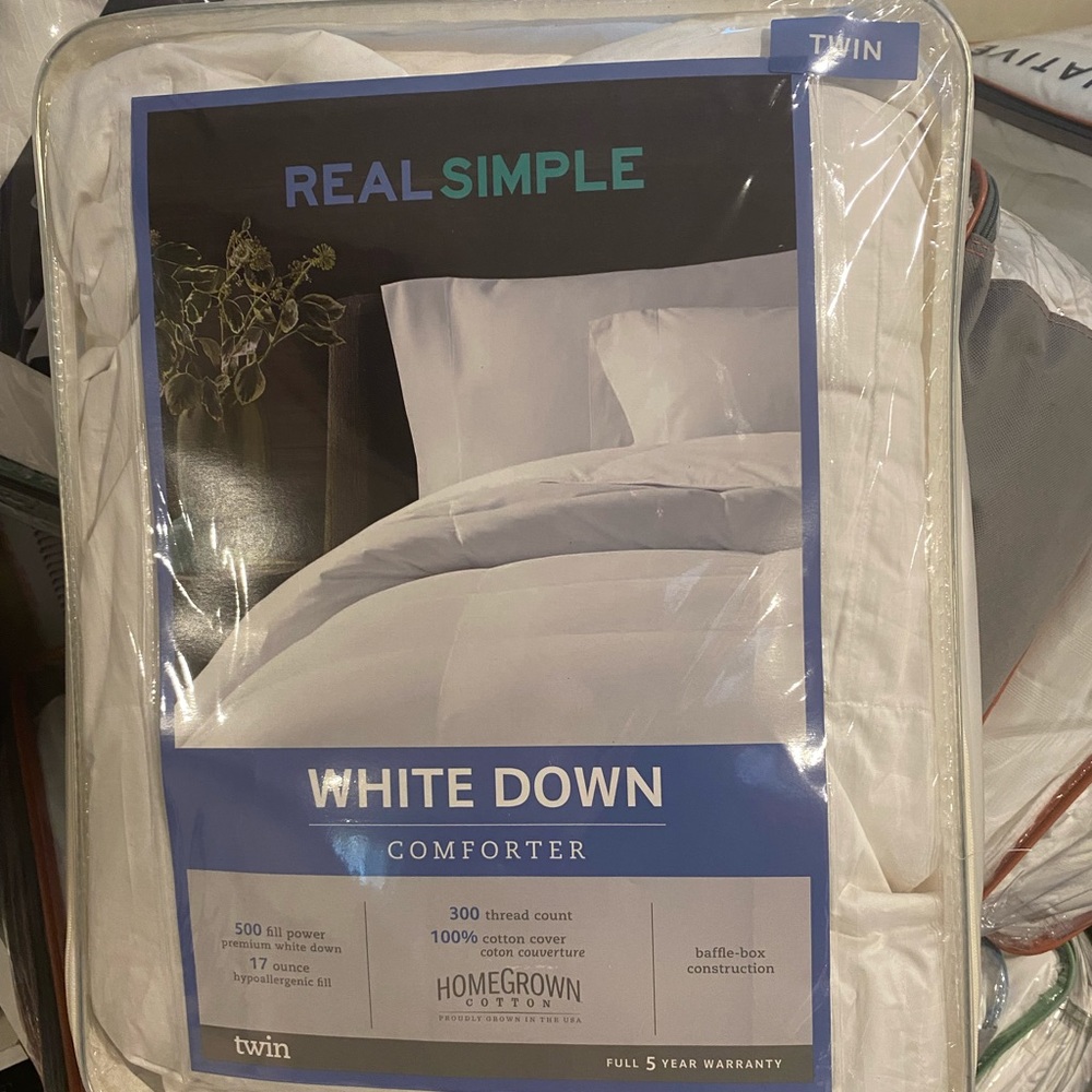 White twin size comforter